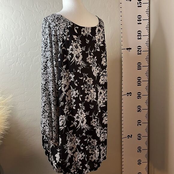 CROFT & Barrow Black & White Floral Print Blouse Sheer Fabric Long Sleeves SZ 2X - Picture 5 of 12